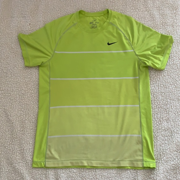 Nike (3) shirts / Men's Shirt / Size: M - Picture 5 of 6
